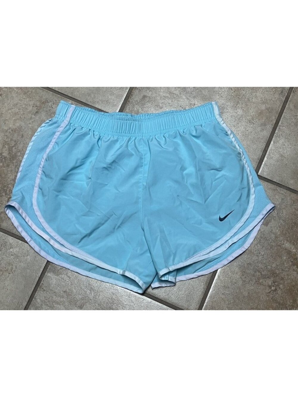 Nike Athletic Shorts Women's Sz Medium, Sky Blue Color with Lining U9h